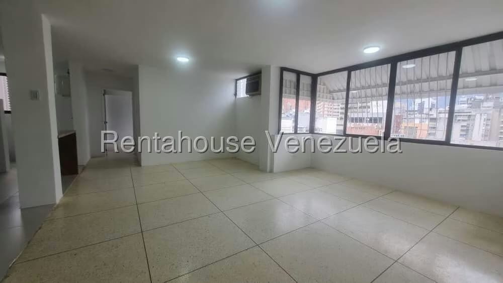 Apartamento (1 Nivel) en Alquiler en Bello Monte, Distrito Metropolitano - 2