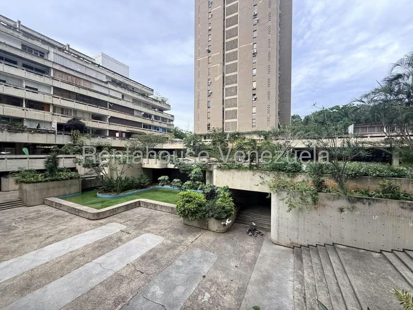 Apartamento (1 Nivel) en Venta en Prados del Este, Distrito Metropolitano - 2