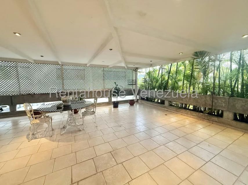 Apartamento (1 Nivel) en Venta en Prados del Este, Distrito Metropolitano - 12