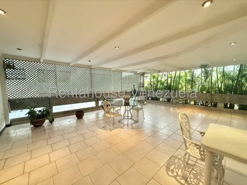 Apartamento (1 Nivel) en Venta en Prados del Este, Distrito Metropolitano - 13