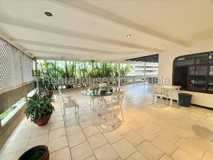 Apartamento (1 Nivel) en Venta en Prados del Este, Distrito Metropolitano - 14