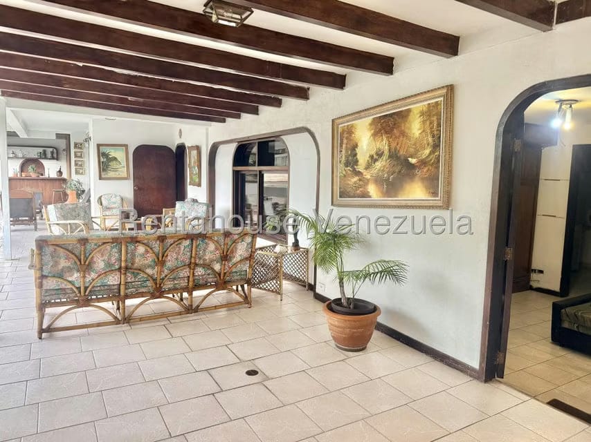 Apartamento (1 Nivel) en Venta en Prados del Este, Distrito Metropolitano - 23