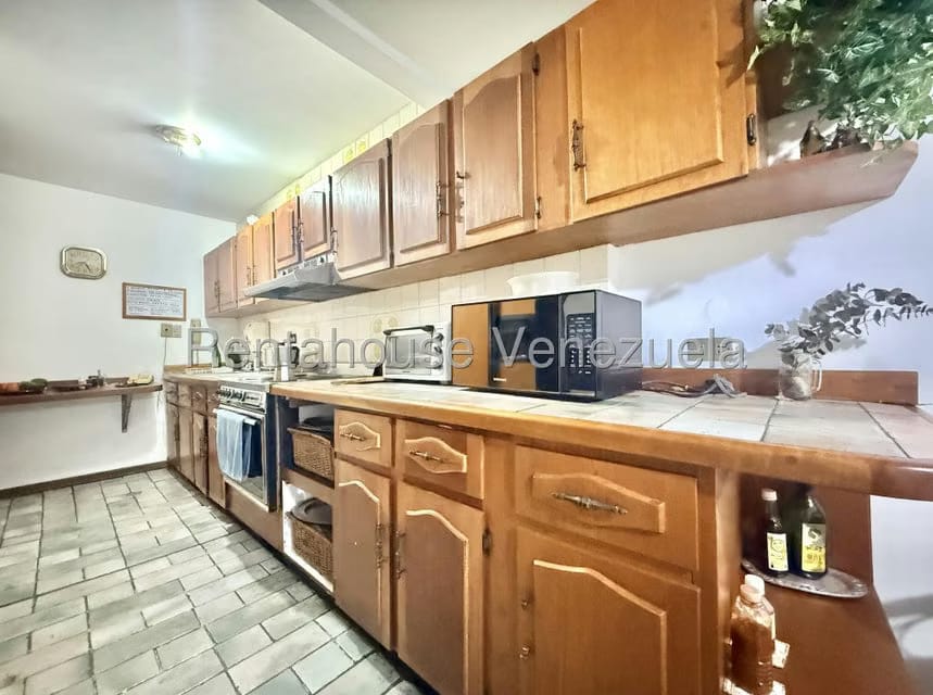 Apartamento (1 Nivel) en Venta en Prados del Este, Distrito Metropolitano - 34