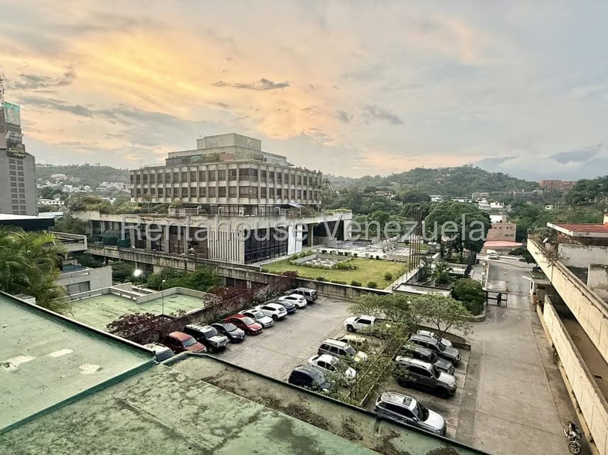 Apartamento (1 Nivel) en Venta en Prados del Este, Distrito Metropolitano - 41