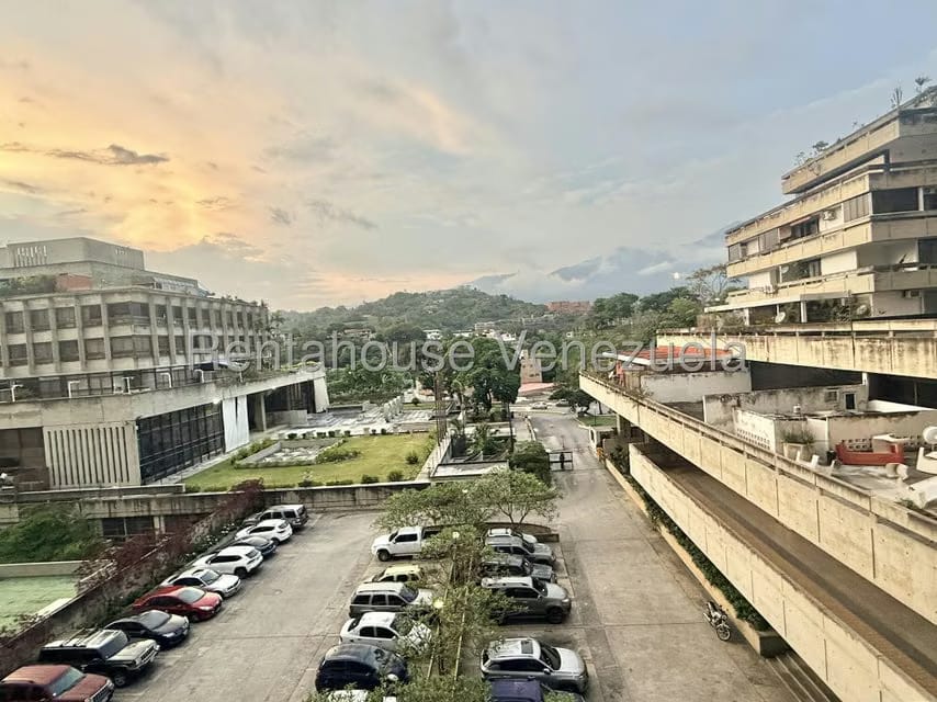 Apartamento (1 Nivel) en Venta en Prados del Este, Distrito Metropolitano - 42