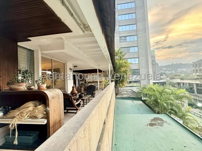 Apartamento (1 Nivel) en Venta en Prados del Este, Distrito Metropolitano - 43