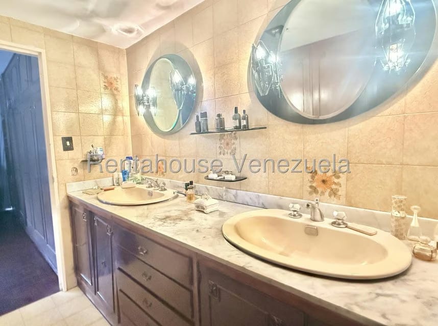 Apartamento (1 Nivel) en Venta en Prados del Este, Distrito Metropolitano - 45