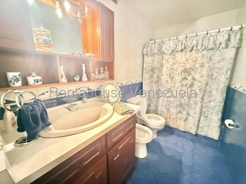 Apartamento (1 Nivel) en Venta en Prados del Este, Distrito Metropolitano - 50