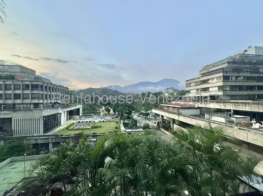 Apartamento (1 Nivel) en Venta en Prados del Este, Distrito Metropolitano - 55