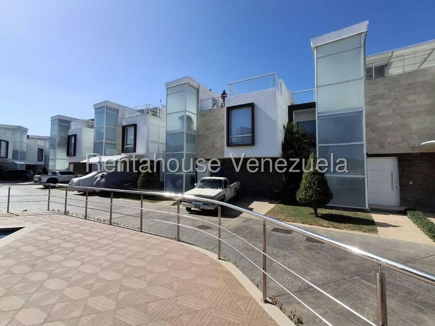 Townhouse (Duplex) en Venta en Playa el Angel, Nueva Esparta