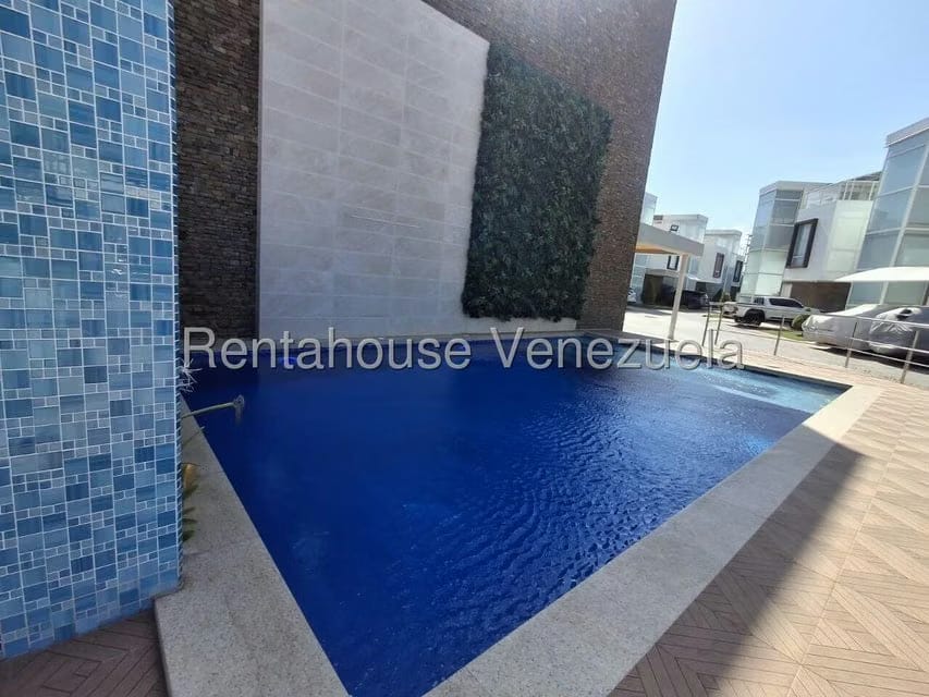 Townhouse (Duplex) en Venta en Playa el Angel, Nueva Esparta - 3