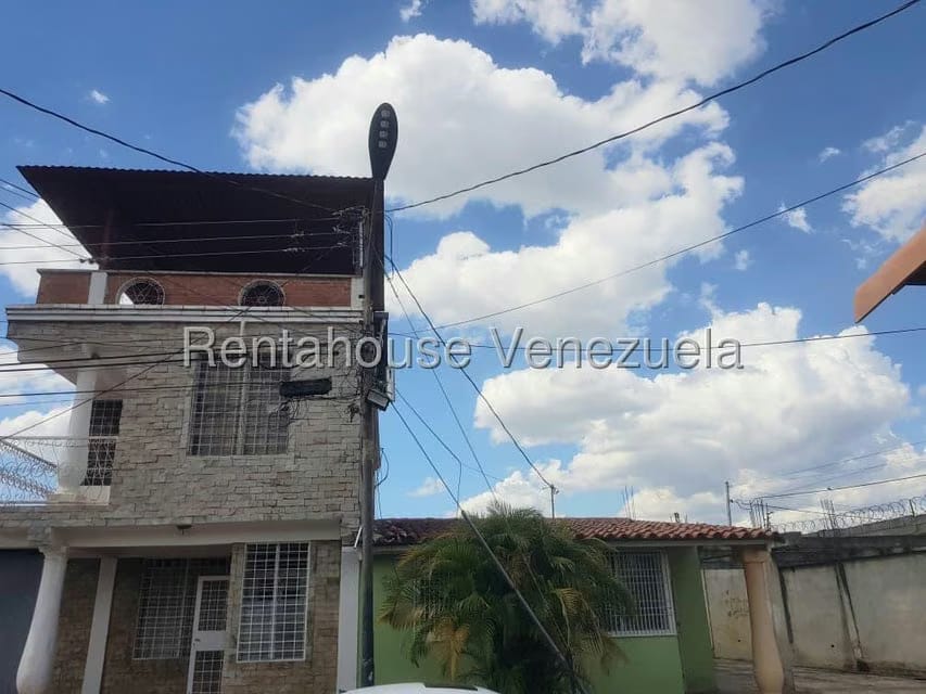 Casa (Duplex) en Venta en Tierra del Sol, Lara - 2