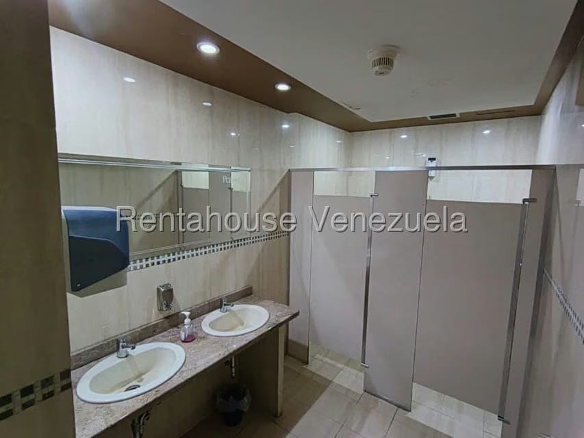 Comercial (Local Comercial) en Alquiler en Centro, Distrito Metropolitano - 8