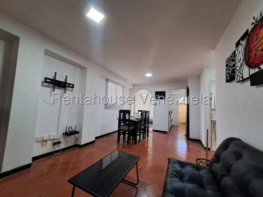 Apartamento (1 Nivel) en Alquiler en El Cafetal, Distrito Metropolitano - 2
