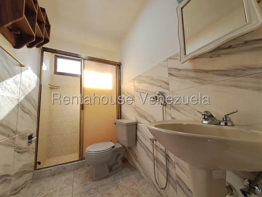 Apartamento (1 Nivel) en Alquiler en El Cafetal, Distrito Metropolitano - 15