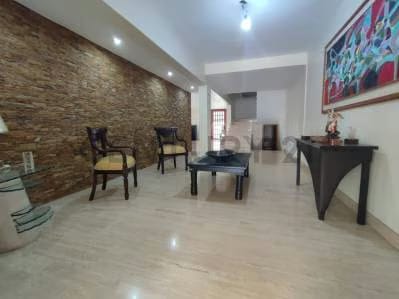 En venta espectacular casa en Alto Prado, en calle cerrada, lista para mudarse - 2