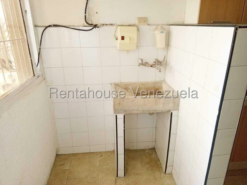 Apartamento (1 Nivel) en Alquiler en Club Hipico Las Trinitarias, Lara - 18