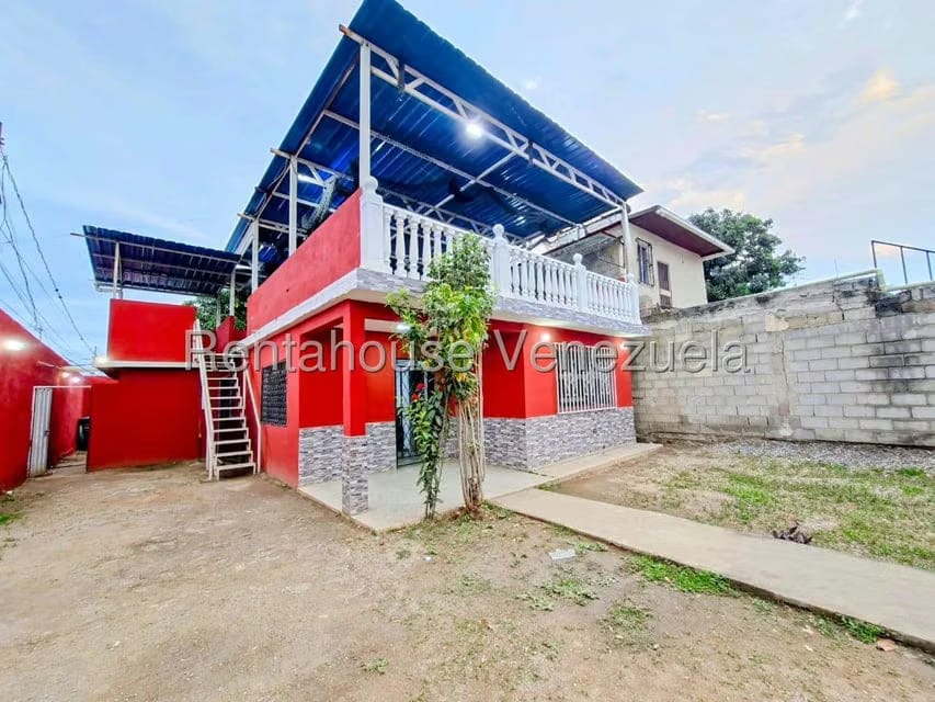 Casa (Duplex) en Venta en Parroquia Juan de Villegas, Lara