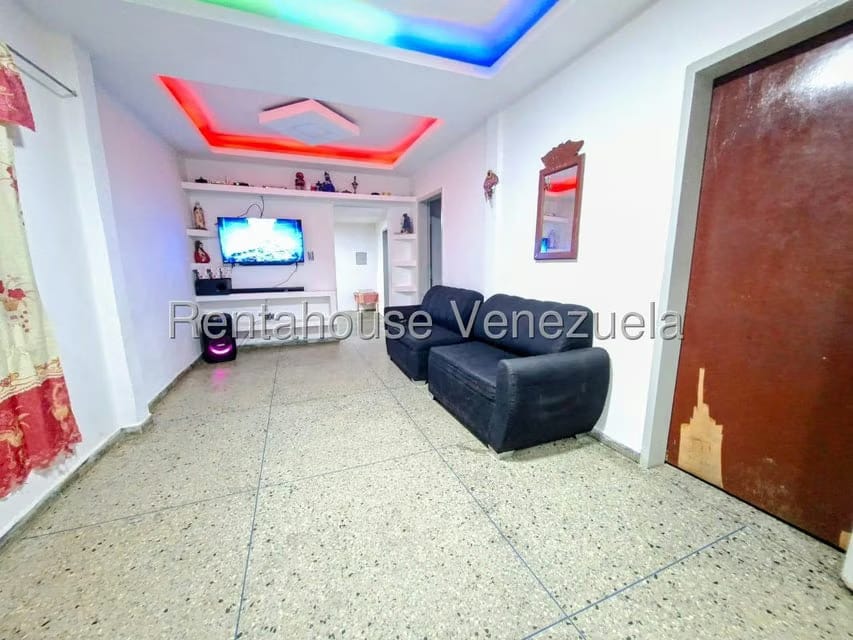 Casa (Duplex) en Venta en Parroquia Juan de Villegas, Lara - 2