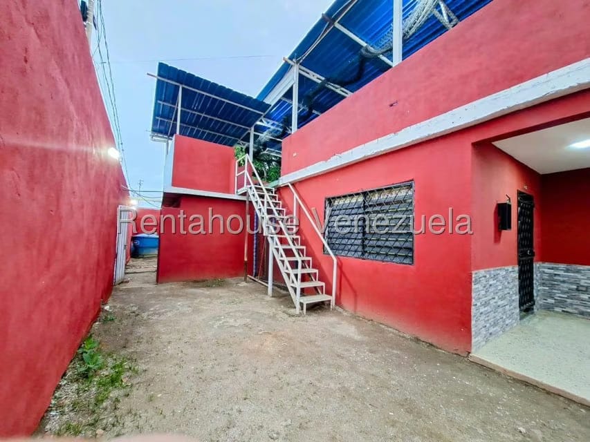 Casa (Duplex) en Venta en Parroquia Juan de Villegas, Lara - 18