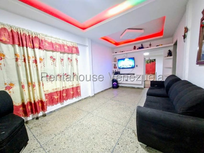 Casa (Duplex) en Venta en Parroquia Juan de Villegas, Lara - 3