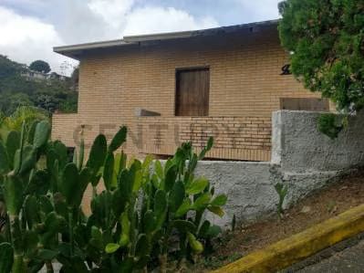 Venta casa, son 2 apartamentos independientes.