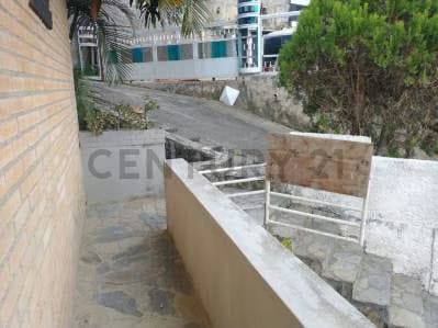 Venta casa, son 2 apartamentos independientes. - 3