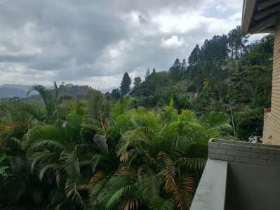 Venta casa, son 2 apartamentos independientes. - 4