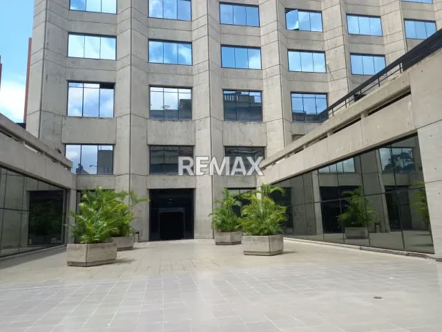 Hermosa y Amplia Oficina de 54M en Venta en Torre Humboldt - 15