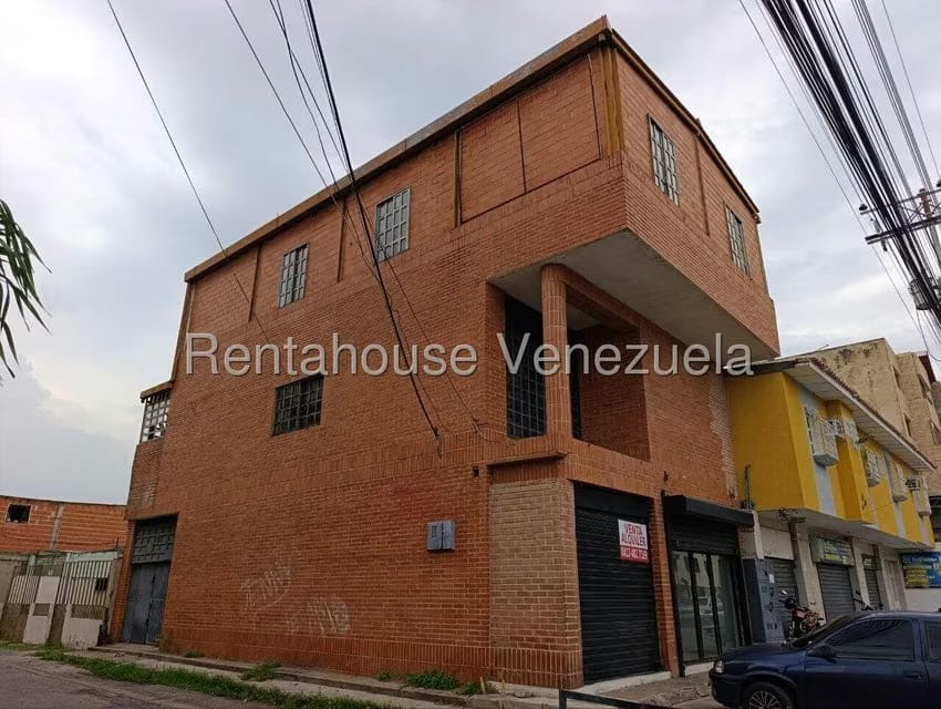 Comercial (Edificio) en Venta en La Barraca, Aragua