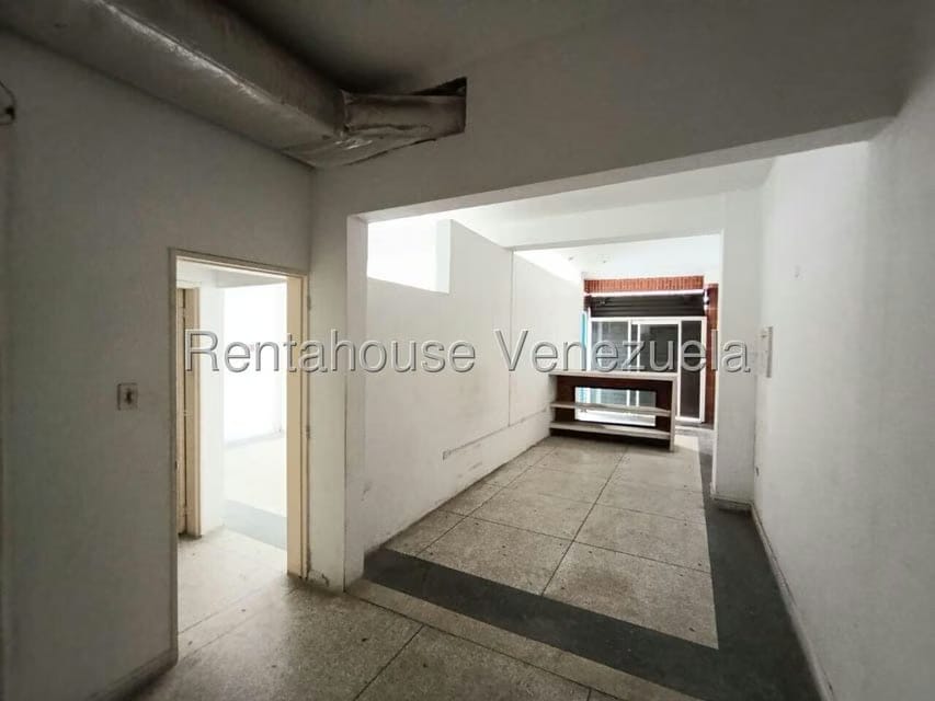 Comercial (Edificio) en Venta en La Barraca, Aragua - 26
