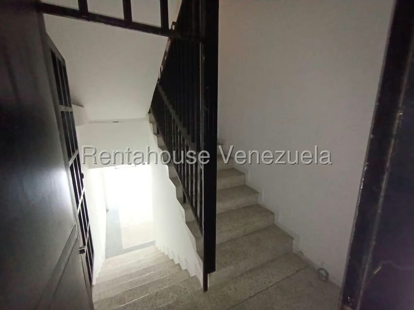 Comercial (Edificio) en Venta en La Barraca, Aragua - 32