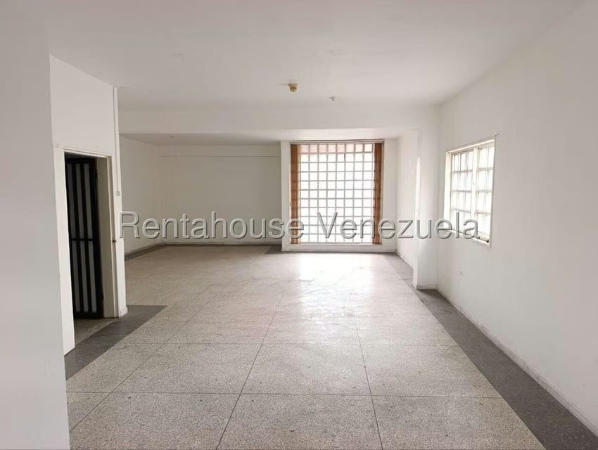 Comercial (Edificio) en Venta en La Barraca, Aragua - 33