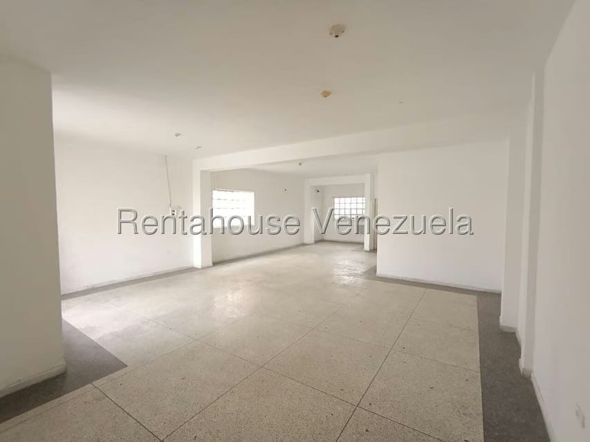 Comercial (Edificio) en Venta en La Barraca, Aragua - 36