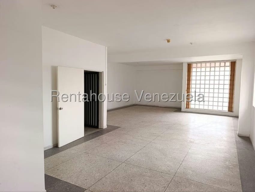 Comercial (Edificio) en Venta en La Barraca, Aragua - 37