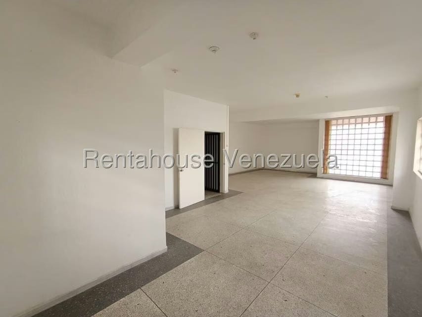 Comercial (Edificio) en Venta en La Barraca, Aragua - 38