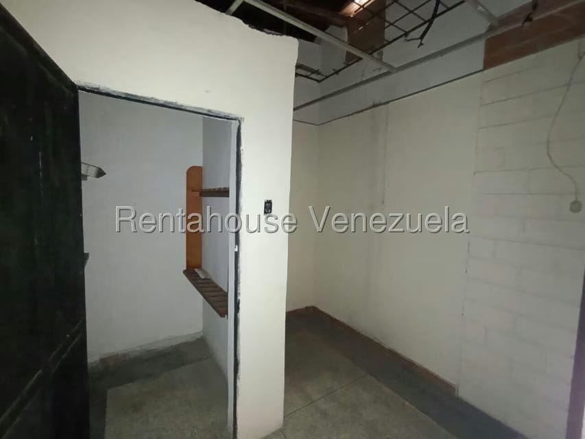 Comercial (Edificio) en Venta en La Barraca, Aragua - 53