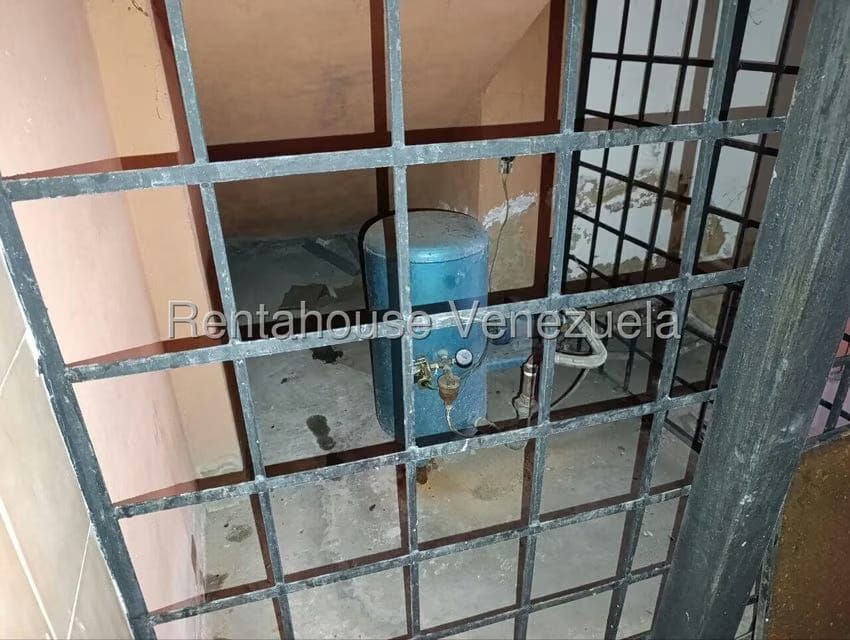 Comercial (Edificio) en Venta en La Barraca, Aragua - 69