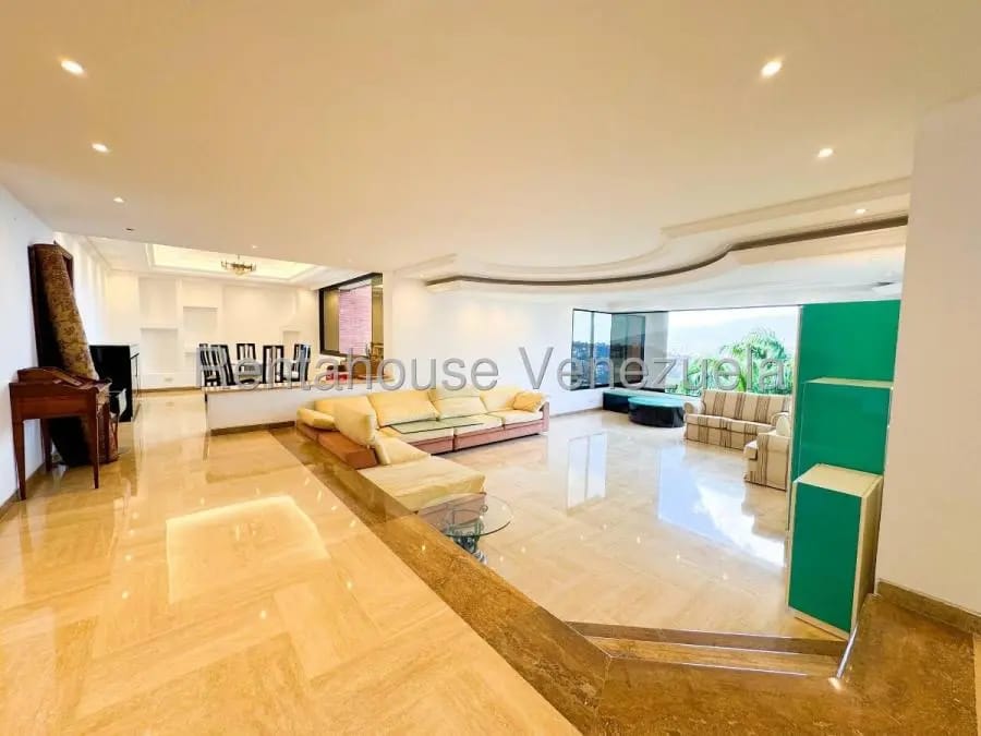 Apartamento en Alquiler en Lomas de San Roman Caracas - 2