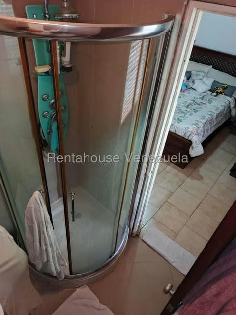 Apartamento (1 Nivel) en Venta en Terrazas de Guaicoco, Distrito Metropolitano - 24