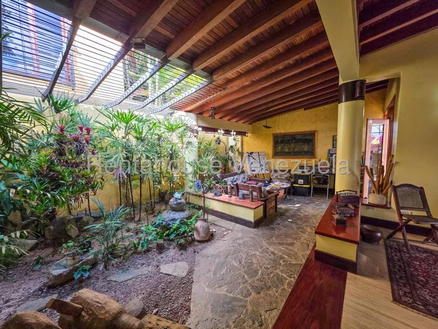 Casa (Multipes Niveles) en Venta en Prados del Este, Distrito Metropolitano - 12