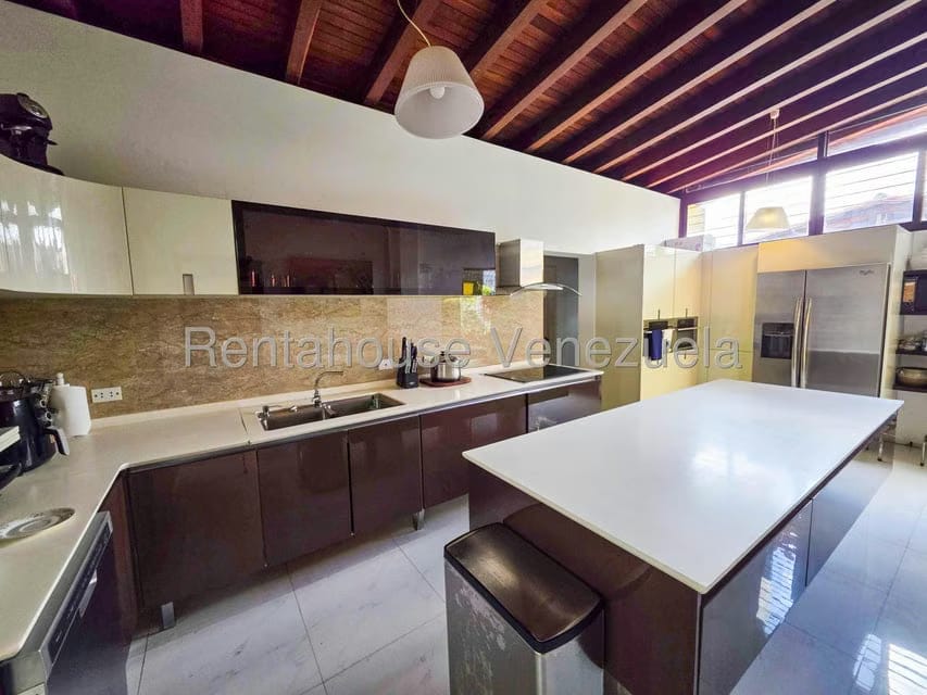 Casa (Multipes Niveles) en Venta en Prados del Este, Distrito Metropolitano - 18