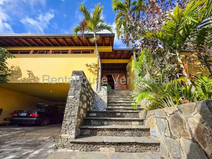 Casa (Multipes Niveles) en Venta en Prados del Este, Distrito Metropolitano - 4