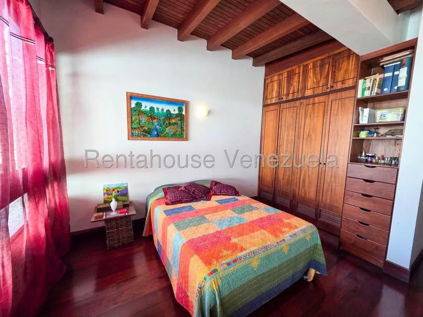 Casa (Multipes Niveles) en Venta en Prados del Este, Distrito Metropolitano - 37