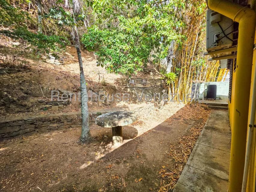 Casa (Multipes Niveles) en Venta en Prados del Este, Distrito Metropolitano - 43