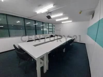 Oficina amoblada en Alquiler en El Rosal - 3