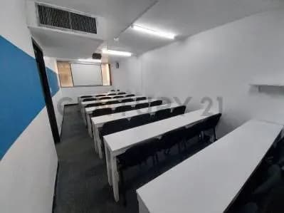 Oficina amoblada en Alquiler en El Rosal - 5