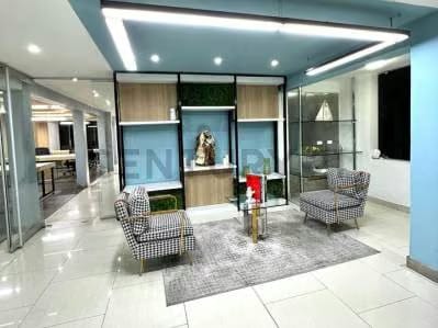 Quinta de lujo en venta para uso de oficinas .Urbanización Chuao, Baruta. L.ll