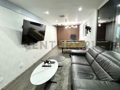 Quinta de lujo en venta para uso de oficinas .Urbanización Chuao, Baruta. L.ll - 9