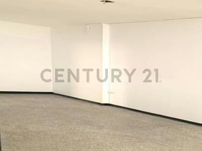 En venta oficina en el Centro Comercial Galerias Miranda de Chacao - 6